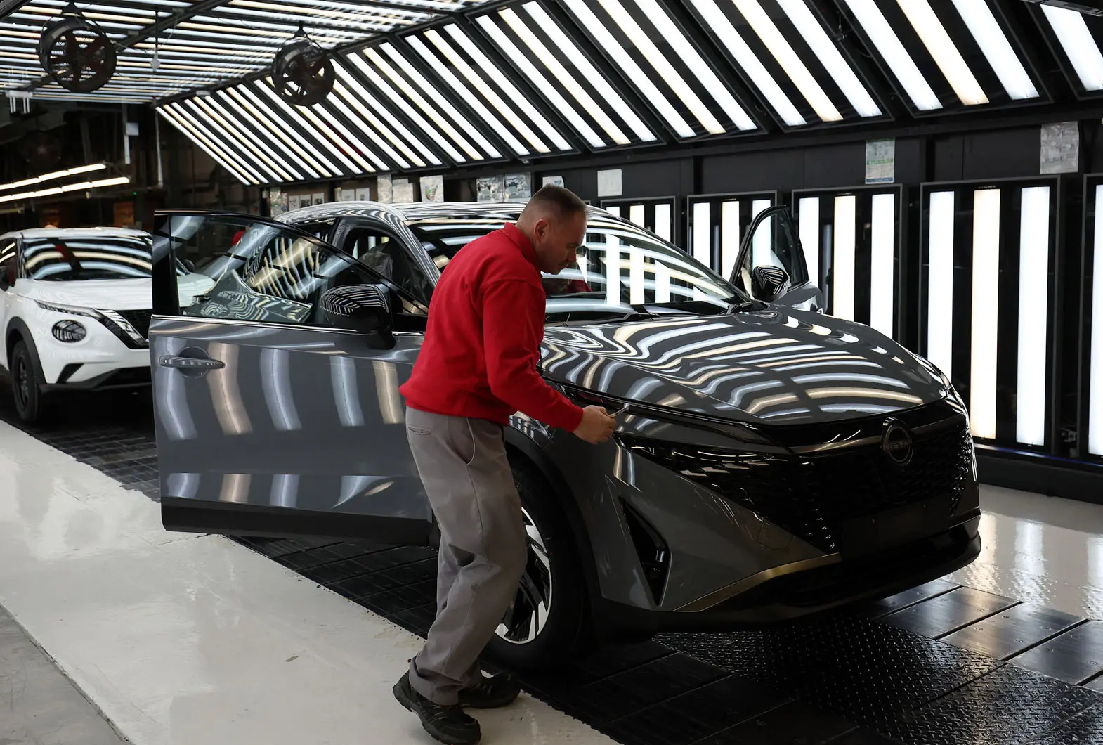 Nissan: Λουκέτο σε γραμμή παραγωγής στη Βρετανία και περικοπή 900 θέσεων εργασίας στην Ευρώπη