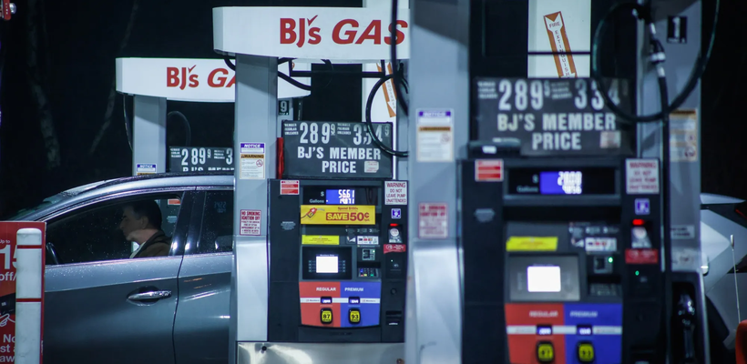 Συμβαίνει και στις ΗΠΑ: Σε υψηλό διετίας η τιμή της βενζίνης στην αντλία