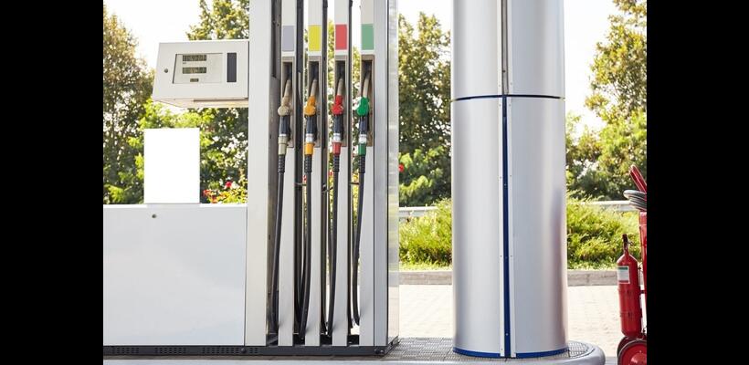 Βενζίνη: Ξεπέρασε τα $4,50 το γαλόνι στις ΗΠΑ - Πλησιάζει τα επίπεδα-ρεκόρ του 2022
