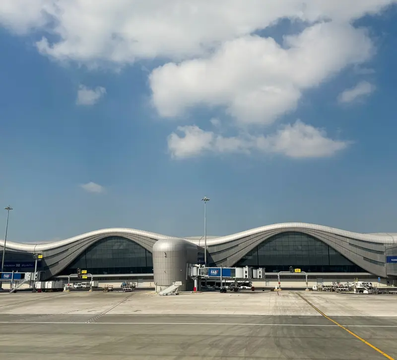 Guardian για Ντουμπάι: Έως €300.000 το άτομο για μια πτήση διαφυγής – Το «χρυσό» οδοιπορικό των celebrities για να σωθούν