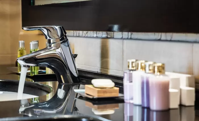 Τουρισμός: Τέλος τα μικρά μπουκαλάκια στα ξενοδοχεία – Τι αλλάζει έως το 2030