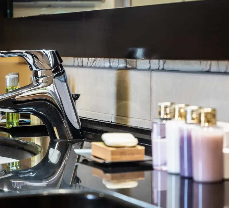 Τουρισμός: Τέλος τα μικρά μπουκαλάκια στα ξενοδοχεία – Τι αλλάζει έως το 2030