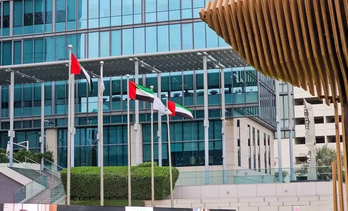 WSJ: Πάγωμα περιουσιακών στοιχείων η πρώτη απάντηση των Εμιράτων στο Ιράν – Στο τραπέζι και κατάσχεση πλοίων