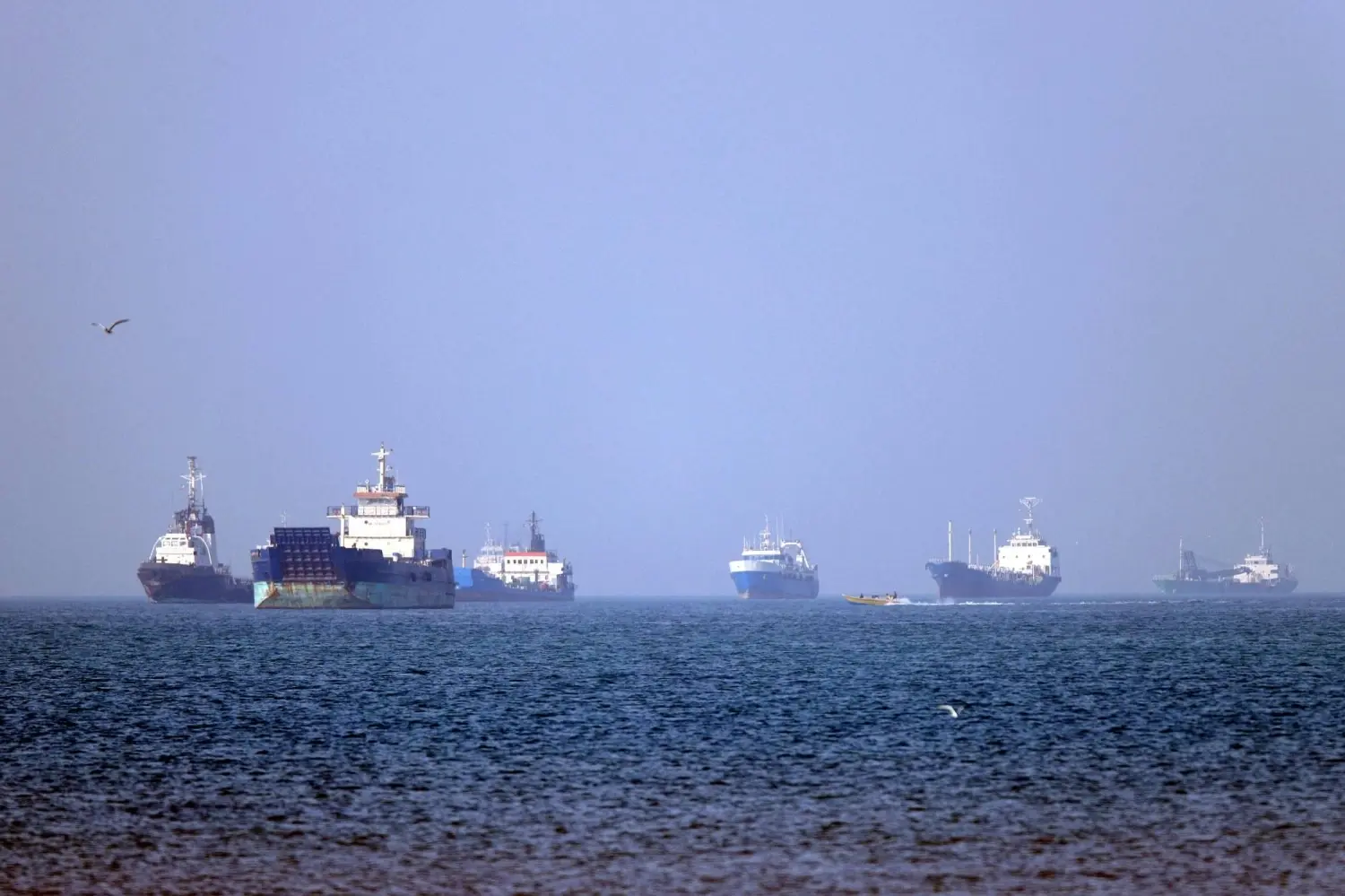 Η αναστολή του Project Freedom εντείνει την ανησυχία της διεθνούς ναυτιλιακής κοινότητας