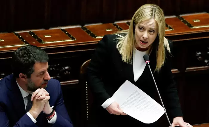 Η Ιταλία πρέπει να φορολογήσει τις τράπεζες όπως η Ισπανία, λέει ο Σαλβίνι