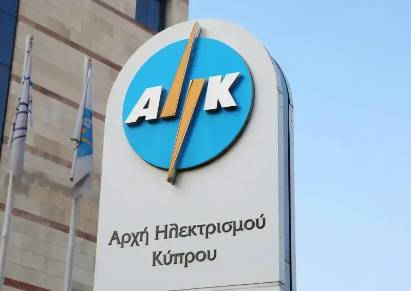 Χωρίς μεγάλα φωτοβολταϊκά πάρκα δεν έρχονται μειώσεις στο ρεύμα, λέει ο Πρόεδρος της ΑΗΚ