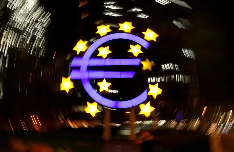 Μαύρα σύννεφα στην Ευρωζώνη - Η UBS ρίχνει την ανάπτυξη λόγω Ιράν