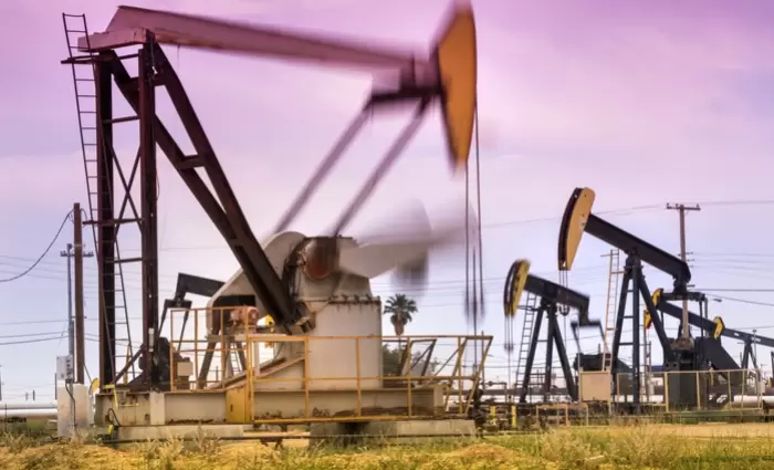 Πετρέλαιο: Πιάνει και πάλι τα 83 δολάρια το Brent μετά το σχέδιο του Ιράν για τα Στενά του Ορμούζ