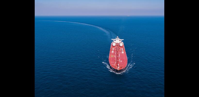 Στενά του Ορμούζ: Η Adnoc μεταφέρει LNG με «αόρατα» τάνκερ εν μέσω πολέμου