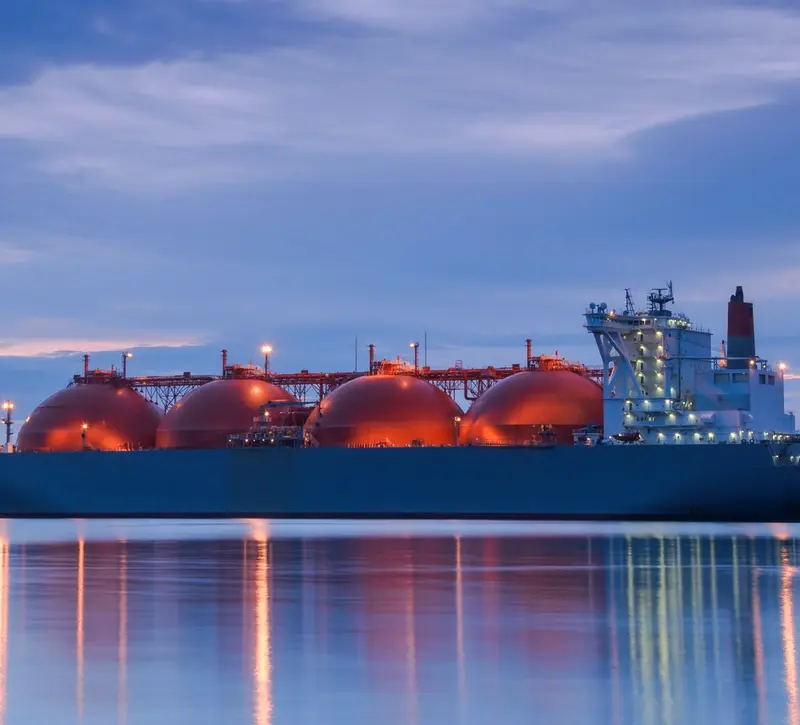 Ο πόλεμος στο Ιράν ανατρέπει τις ισορροπίες αλλά ενισχύει τη σημασία του LNG