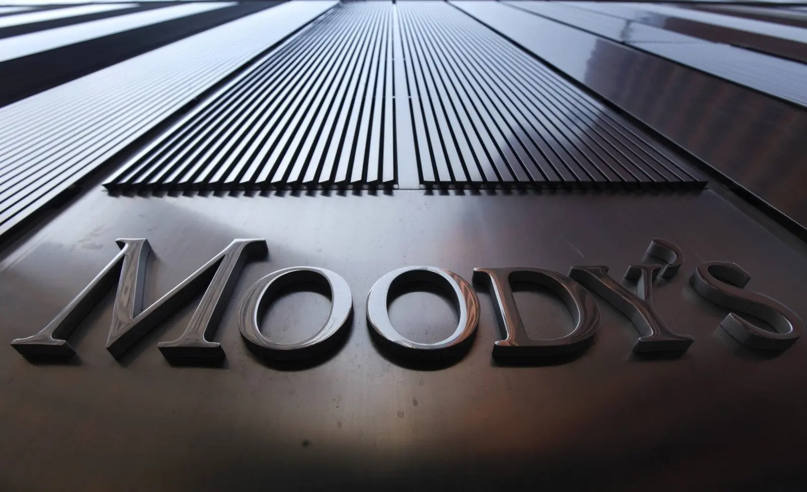 Moody’s: Η προστασία α’ κατοικίας στηρίζει τις τιτλοποιήσεις