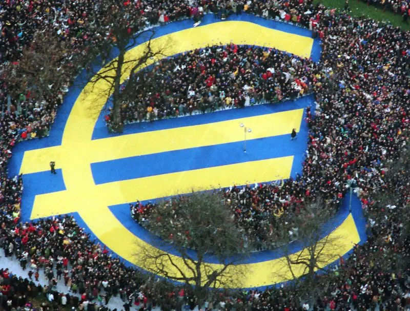 Βρετανία: Το ευρώ υποχώρησε σε χαμηλό επίπεδο μίας εβδομάδας