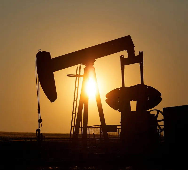 Πετρέλαιο: Μια ανάσα από τα $100 το Brent – Στο επίκεντρο η συμφωνία Ιράν-Ομάν για τα Στενά του Ορμούζ