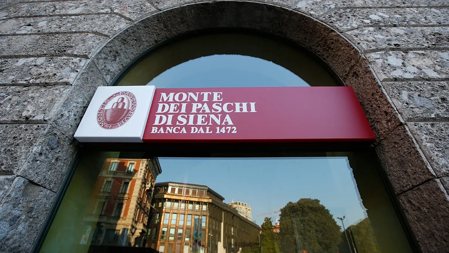 Τραπεζική μάχη στην Ιταλία: Η Monte dei Paschi χάνει την άμυνα απέναντι στην Intesa