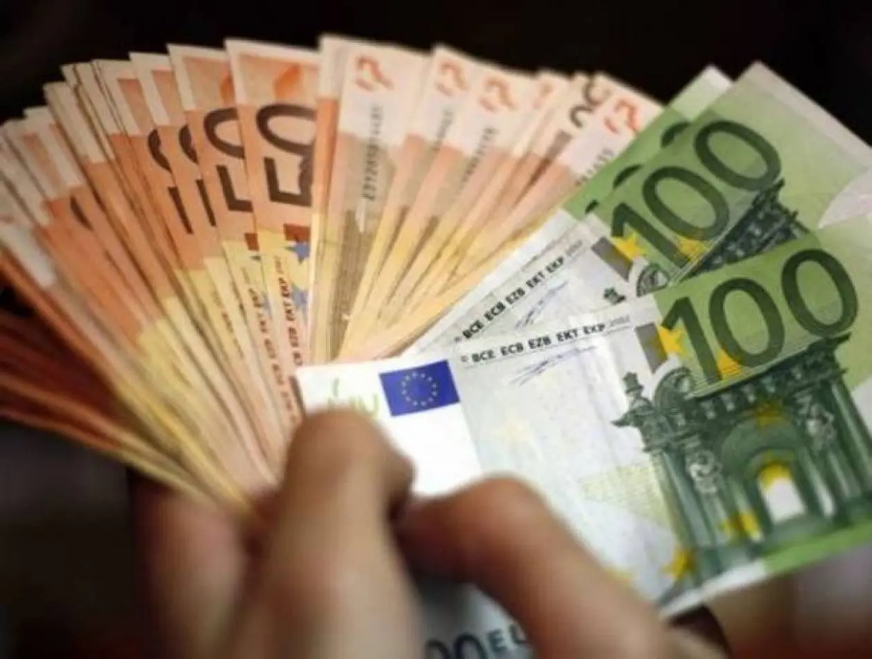 Τι αποδεικνύει έρευνα για επενδυτές που ελέγχουν την ιστοσελίδα της ΕΚΚ