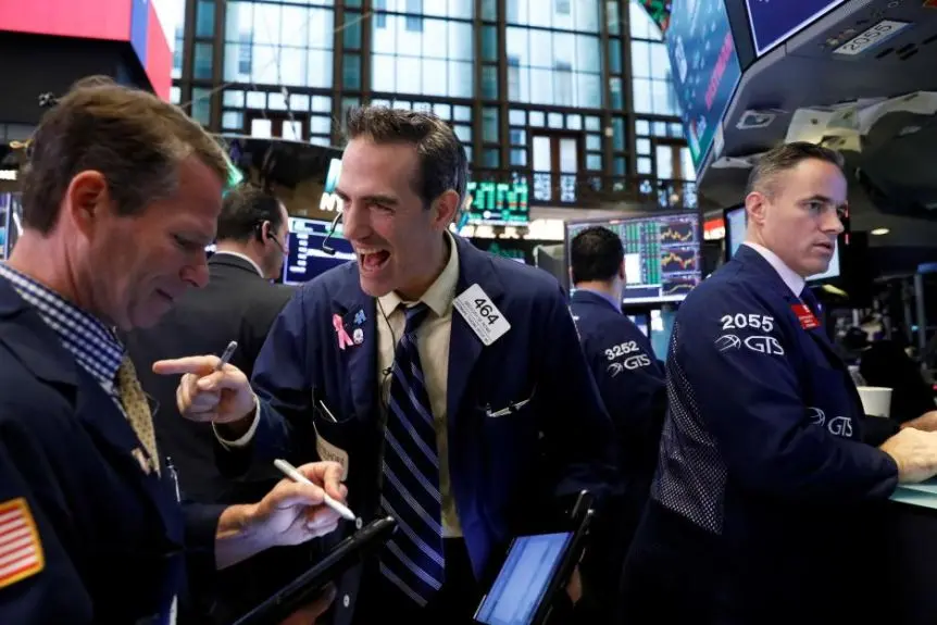 Ισχυρά κέρδη στη Wall Street μετά τα καλά νέα για την εργασία