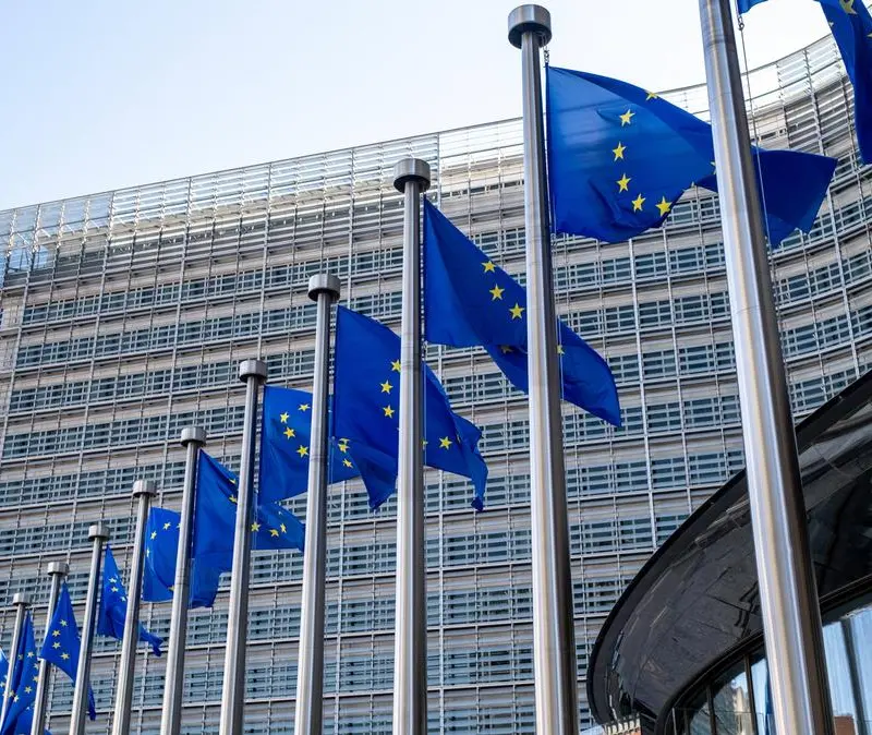 Νέα εργαλεία από την Κομισιόν για τη στεγαστική κρίση – Τι αλλάζει για τις βραχυχρόνιες μισθώσεις