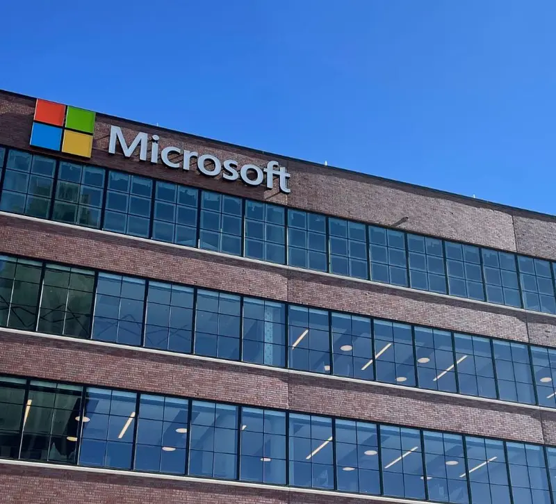 Σοκ στη Microsoft: Τα πακέτα αποζημίωσης που προσφέρει στους 4.800 απολυμένους υπαλλήλους