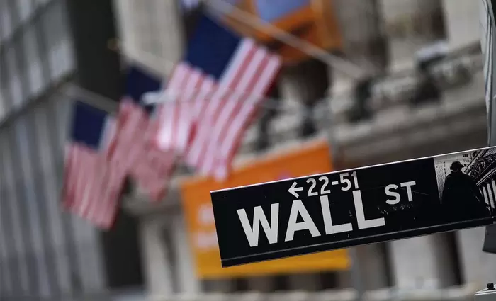 Ισχυρή πτώση στη Wall Street μετά την «εκτίναξη» στις τιμές του πετρελαίου