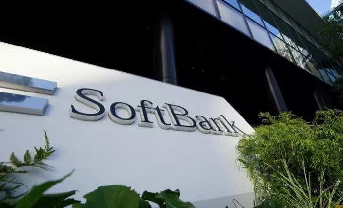 SoftBank: Αναζητά 100 δισ. δολάρια από τον Κόλπο για την AI