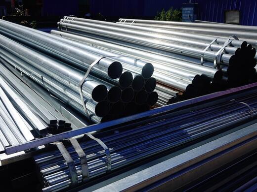 Σε υψηλό 4ετίας το αλουμίνιο λόγω πολέμου στο Ιράν – Πιέσεις σε χαλκό και νικέλιο