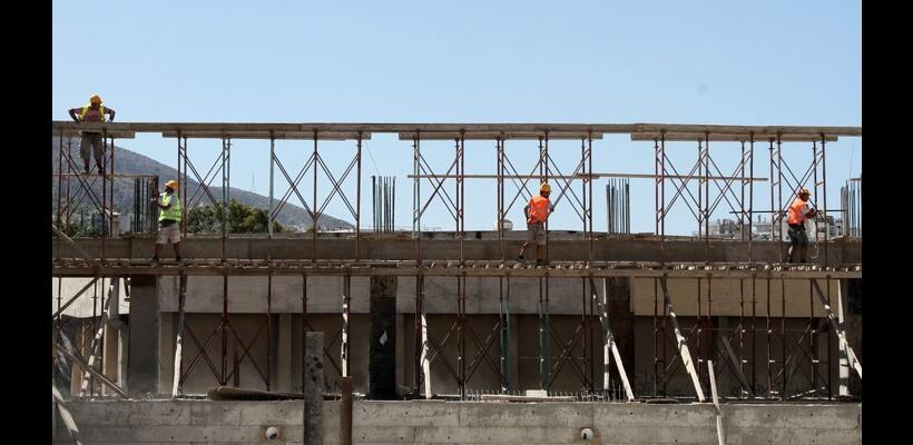 Ακριβότερες κατά 4,9% οι κατασκευές σε ετήσια βάση