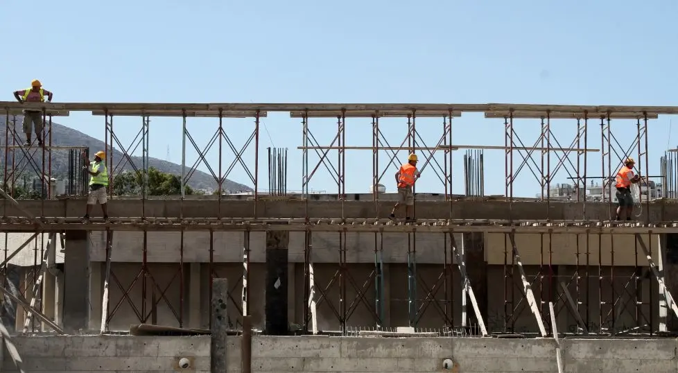 Ακριβότερες κατά 4,9% οι κατασκευές σε ετήσια βάση