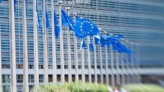 Bloomberg: Στο τραπέζι της ΕΕ φόρος στα υπερκέρδη των ενεργειακών εταιρειών