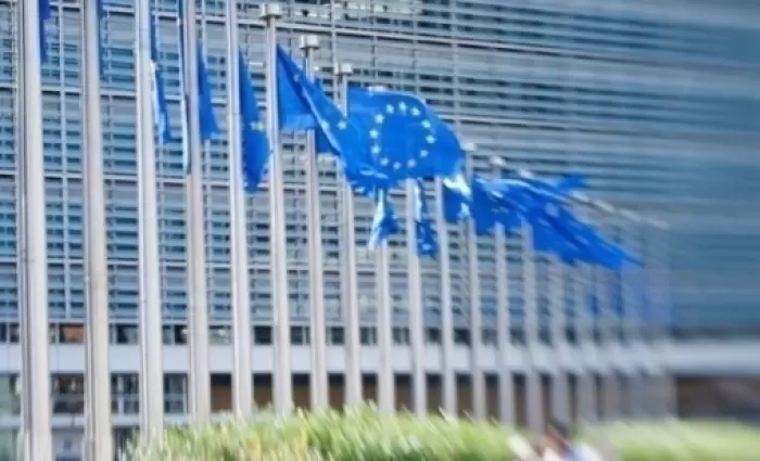 Bloomberg: Στο τραπέζι της ΕΕ φόρος στα υπερκέρδη των ενεργειακών εταιρειών