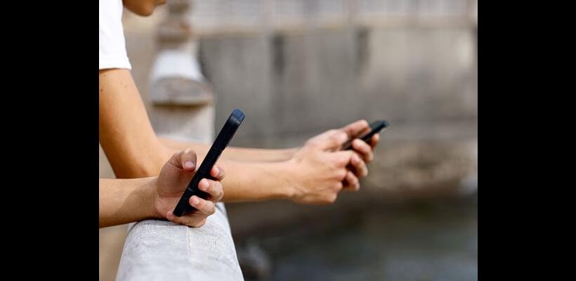 Social media: Πώς θα εφαρμοστεί η απαγόρευση χρήσης σε παιδιά στην Ελλάδα