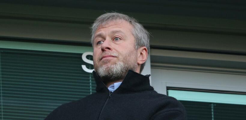 Βρετανία: Γιατί απειλεί με μήνυση τον δισεκατομμυριούχο Ρομάν Αμπράμοβιτς