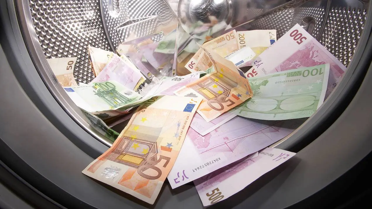 Υπόθεση ξεπλύματος: Πρόβλημα διαδικασιών, θεσμική διαφθορά ή απλά αδυναμίες;