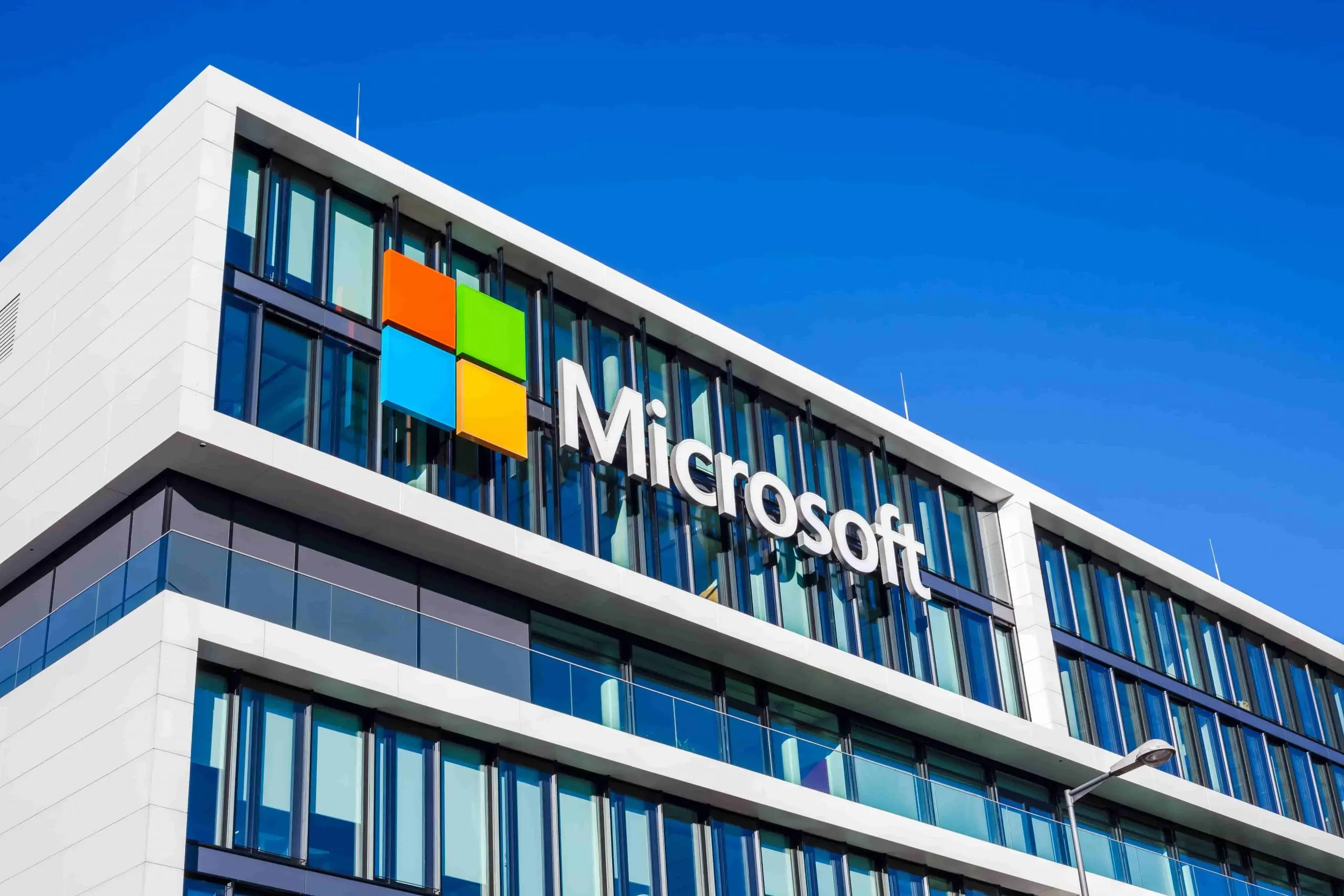 Microsoft: Ετοιμάζει επένδυση €4 δισ. στη Γαλλία
