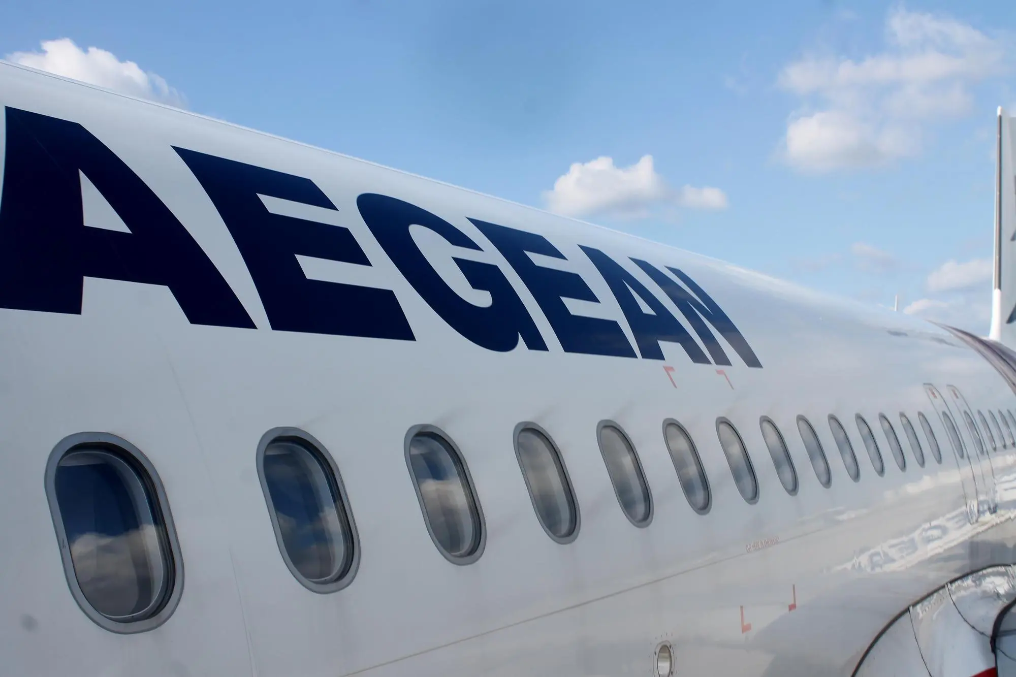 Εκπτώσεις μέχρι και 40% σε πτήσεις ανακοίνωσε η Aegean