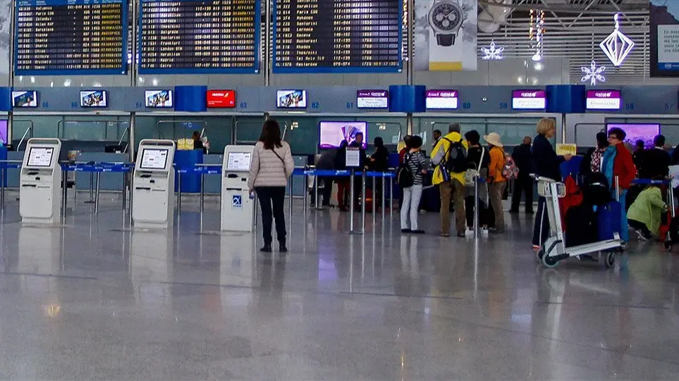 Αεροπορικά εισιτήρια: Οι ιδανικές μέρες για να τα κλείσεις φθηνά