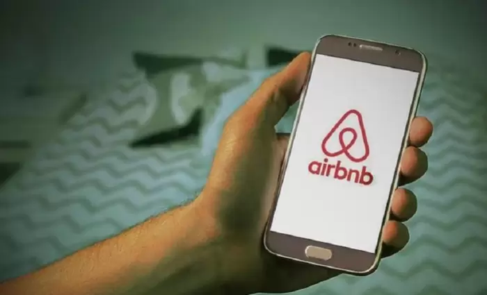 Airbnb: Ράλι της μετοχής έφερε η επιστροφή της στην κερδοφορία – Η καλύτερη συνεδρίαση από το 2020