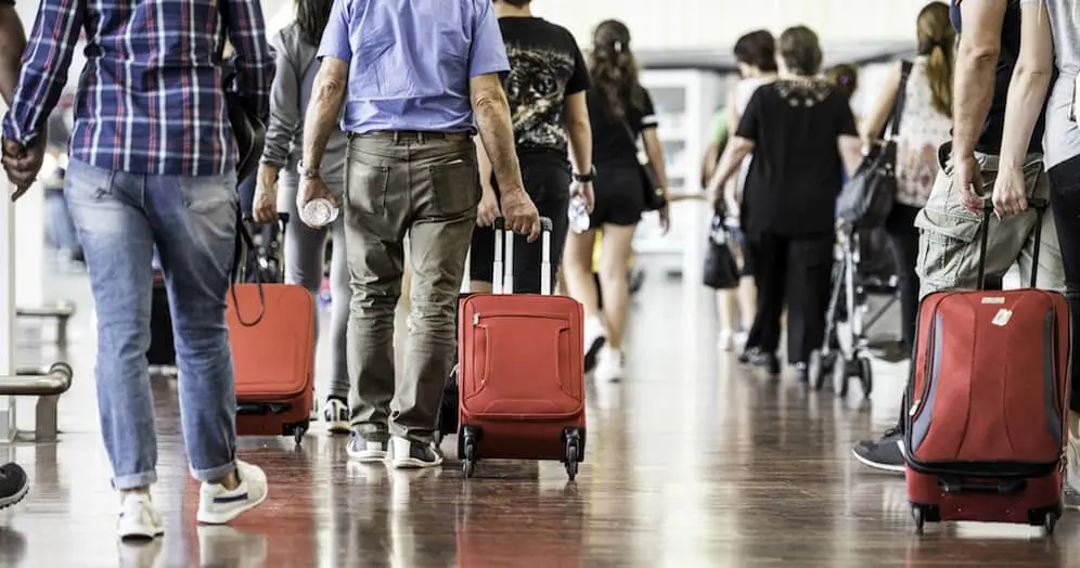 Καταγγελίες για τουριστικούς πράκτορες που παραβιάζουν τη νομοθεσία