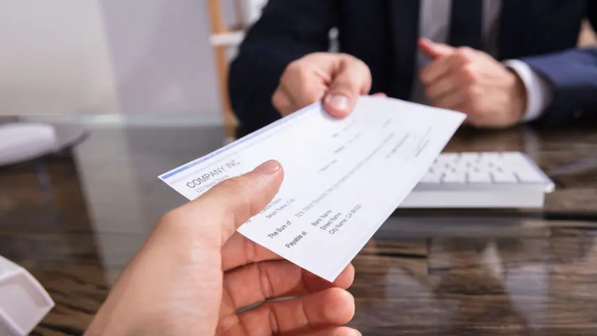 Ακάλυπτες επιταγές χιλιάδων ευρώ εκδόθηκαν τον Μάρτιο