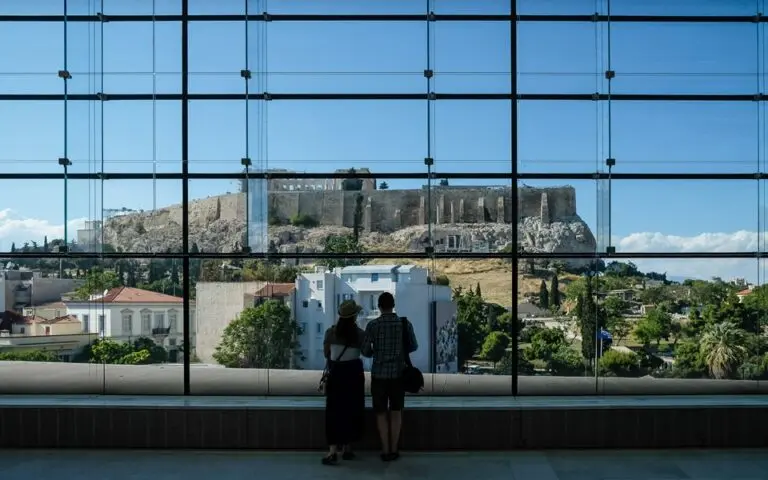 Στα €7 δισ. τα έσοδα από τον τουρισμό στην Ελλάδα το πρώτο εξάμηνο του 2024