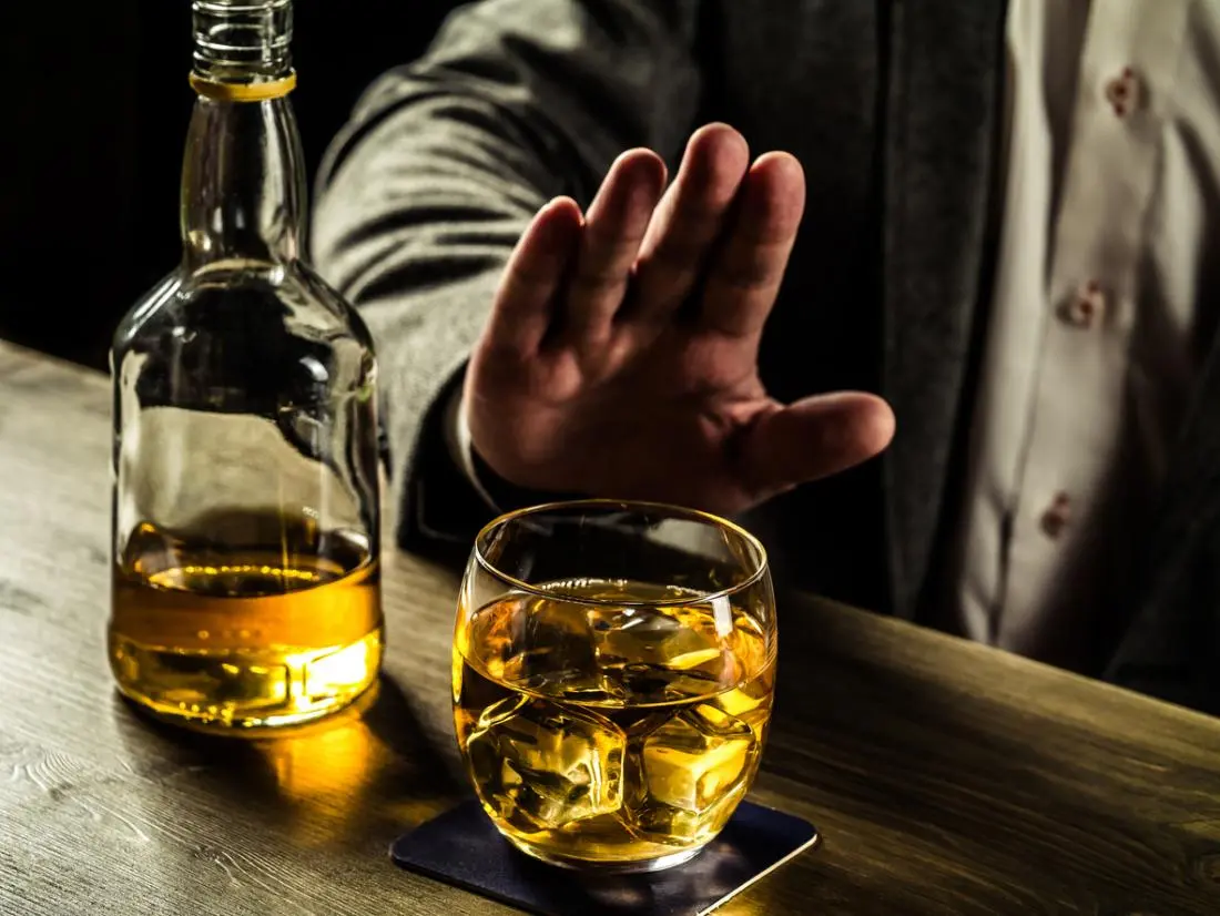 Μελετούν αύξηση προστίμων στην πώληση αλκοόλ σε ανηλίκους