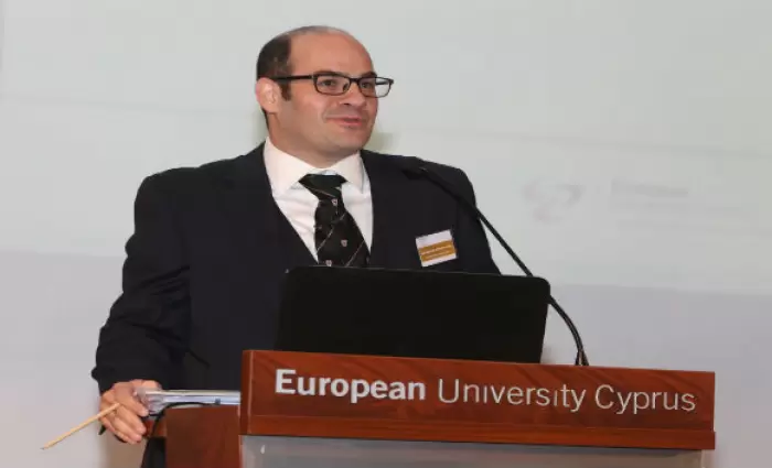 Από το Ευρωπαϊκό Πανεπιστήμιο στην Ύπατη Αρμοστεία της Βρετανίας