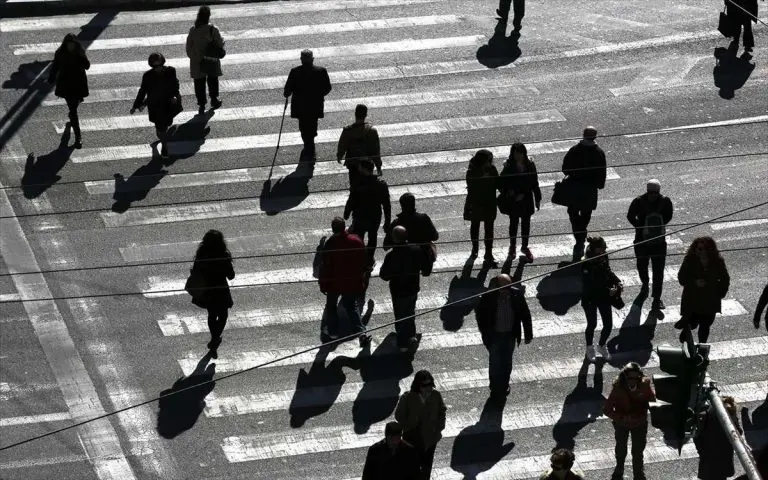 Ετήσια μείωση 17,4% στους ανέργους τον Οκτώβριο