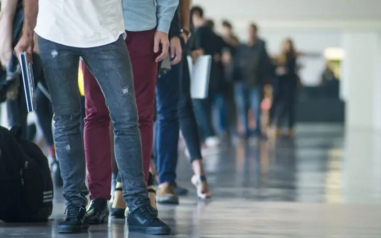 Ετήσια πτώση ανεργίας μεταξύ νέων στην Κύπρο τον Σεπτέμβρη