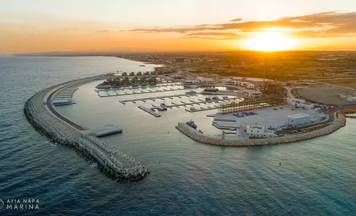 Φωτογραφίες από την εξέλιξη των εργασιών της μαρίνας Αγίας Νάπας