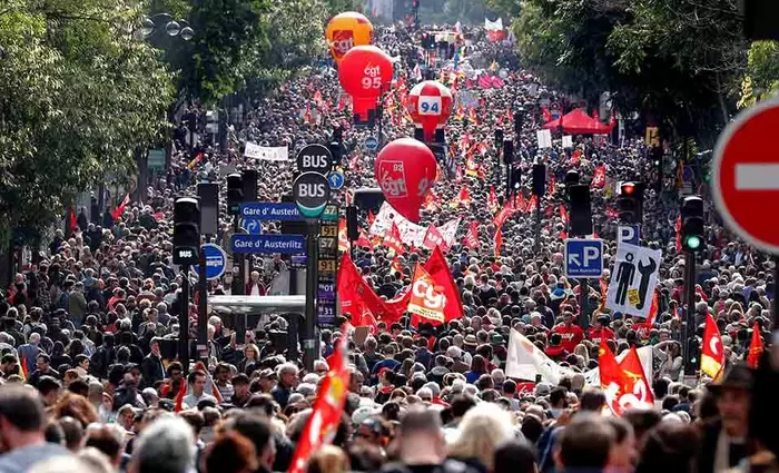 Στους δρόμους οι δημόσιοι υπάλληλοι στη Γαλλία 