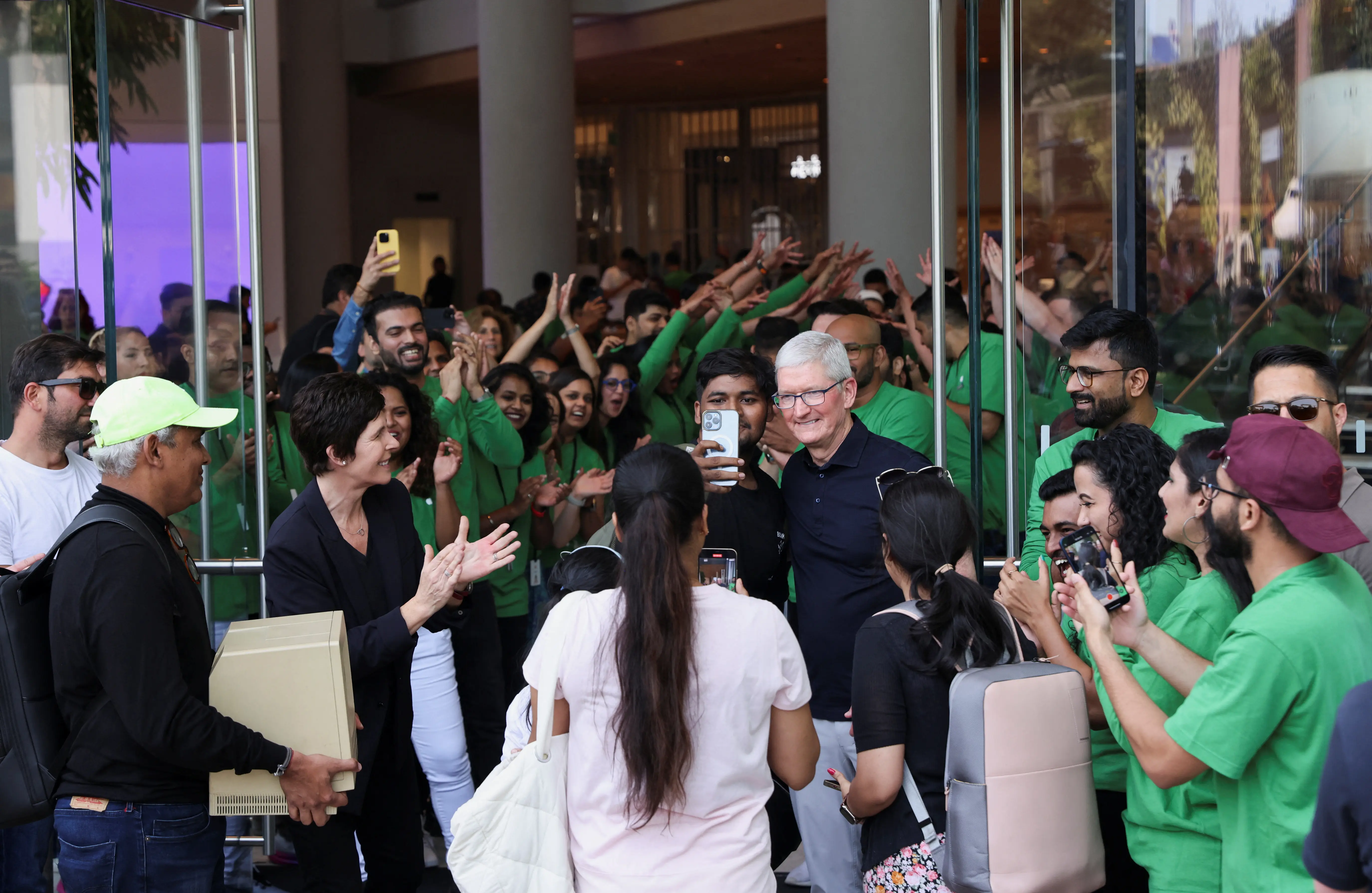 Apple: Εγκαίνια του πρώτου καταστήματος στην Ινδία