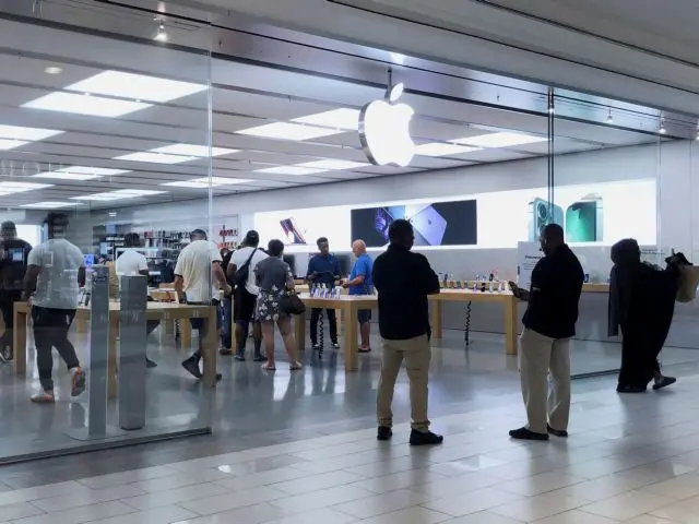 Apple: Σήμερα το μεγάλο event για τις νέες υπηρεσίες – Τα βλέμματα στρεμμένα στην ΑΙ