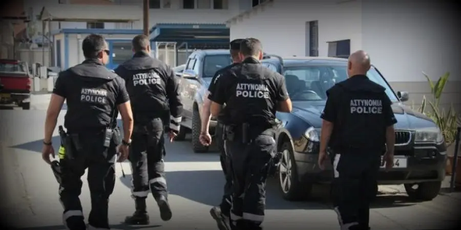 Περιορισμοί αστυνομικών και πυροσβεστών σε διοίκηση εταιρειών