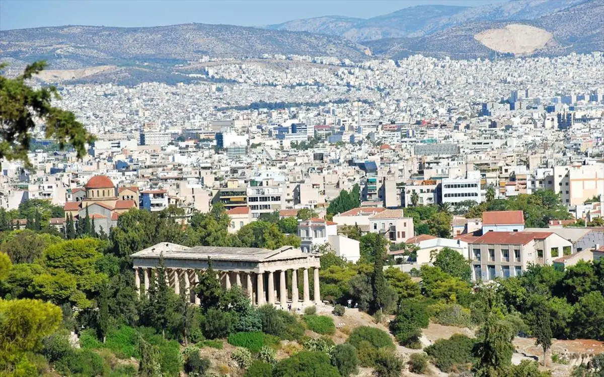 Μπίζνες πολλών δισ. με «χρυσές βίζες» στην Ελλάδα