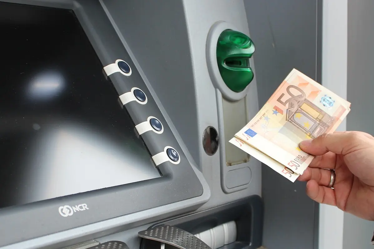 Ελλάδα: Επίδομα €800 σε 1,7 εκ. εργαζόμενους του ιδιωτικού τομέα